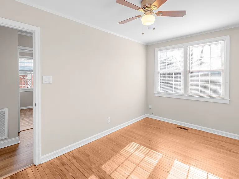 1318 Richmond Pl — Photo 15