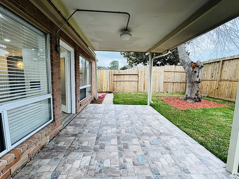 2326 Briarview Dr #1 — Photo 14