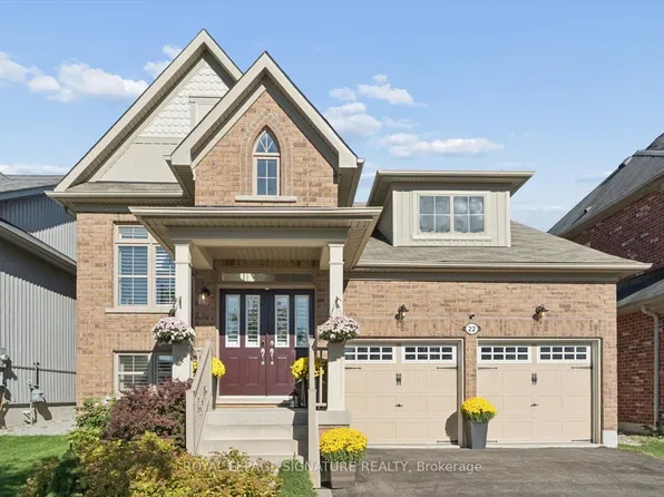 22 Wycombe St, Whitby, ON L1M 0H1
