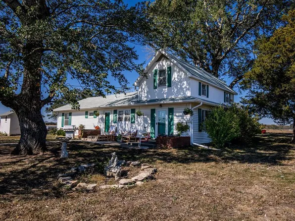 6800 Ellington Rd, Blue Mound, KS 66010