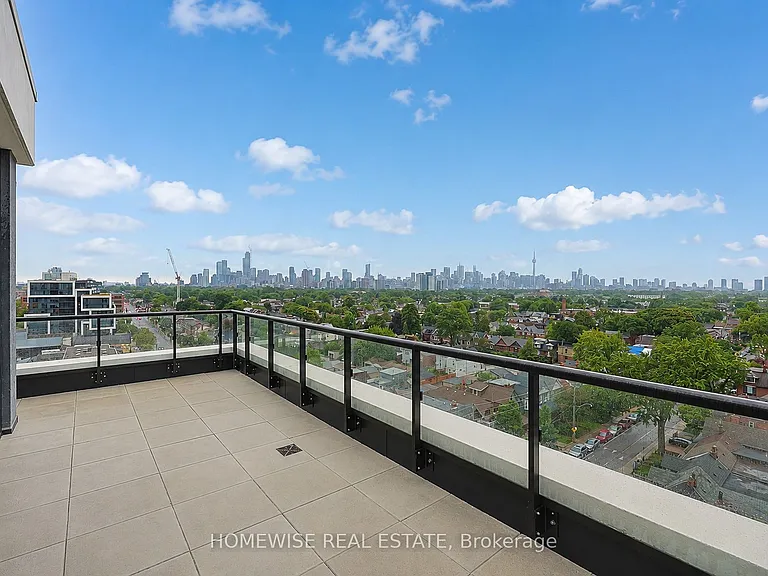 858 Dupont St #Penthouse 28 — Photo 27