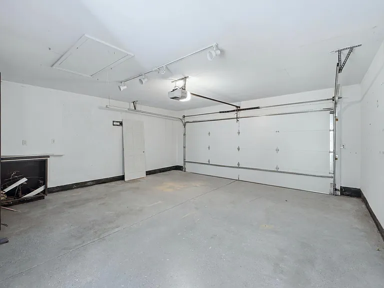 12103 Wagon Wheel Ct — Photo 30