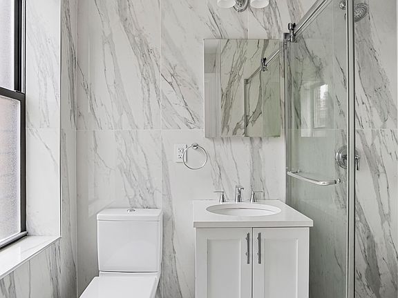 5th image of 915 W End Ave #103