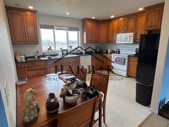 275 N Pine St APT 3B