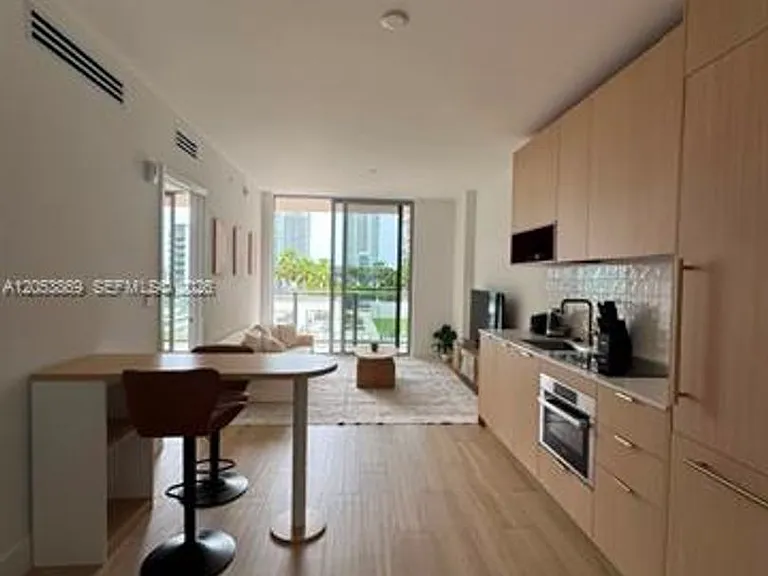 90 NE 32nd St #CU-811 — Photo 6
