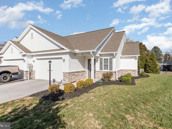 11 Group Ct, Mount Holly Springs, PA 17065