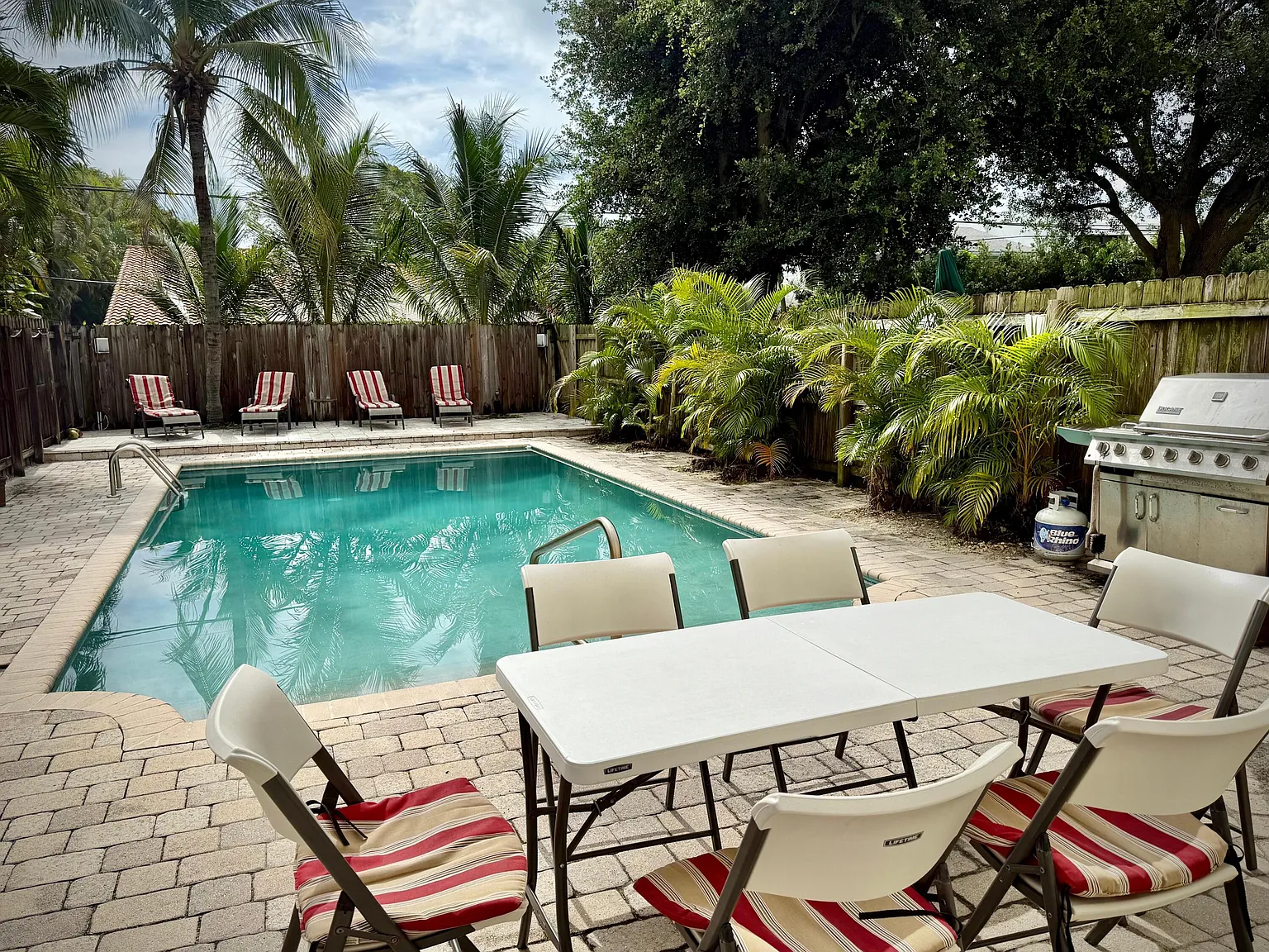 3 bed, 2.5 bath, 1822 sqft, $6,000 — Photo 4