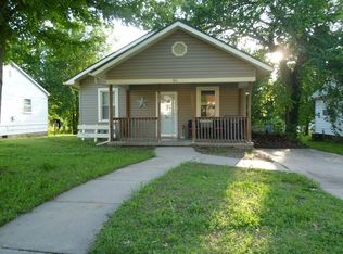 311 N College St, Winfield, KS 67156