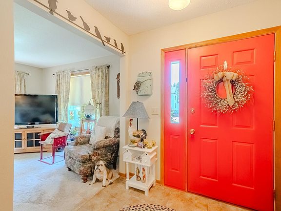 4th image of 304 3rd St NE