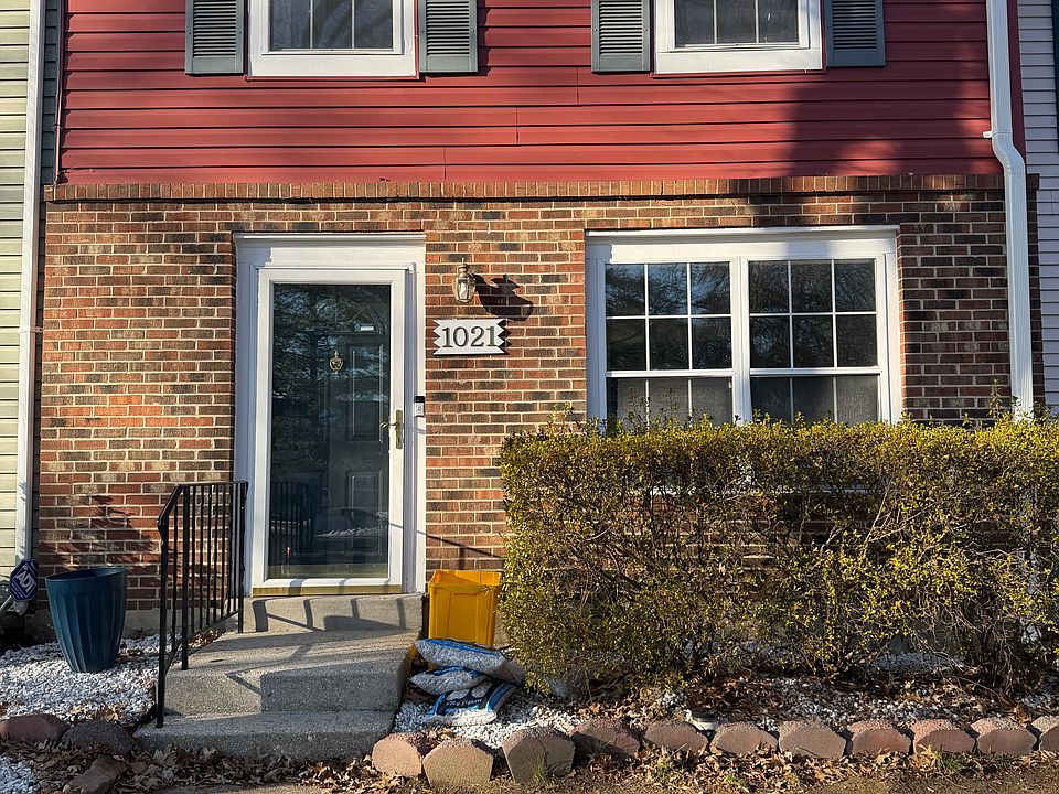 1st image of 1021 Saint Michaels Dr