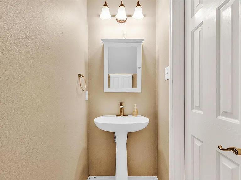 31 N Walden Elms Cir — Photo 11