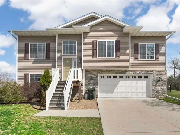 1041 Manitou Trl, Iowa City, IA 52245