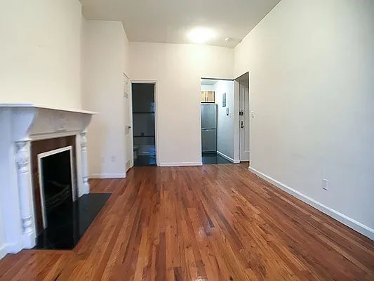 Rented by Francine Realty | media 14