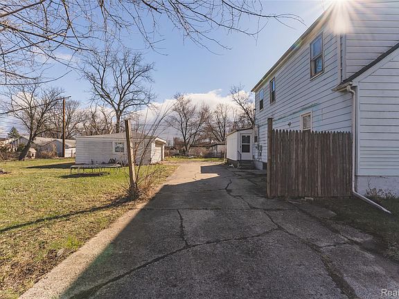 4th image of 31756 Palmer Rd