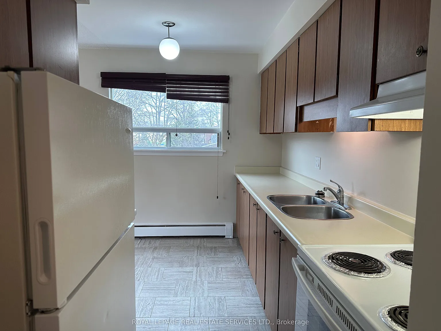 2 bed, $1,900 — Photo 4