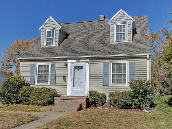 424 35th St NE, Cedar Rapids, IA 52402