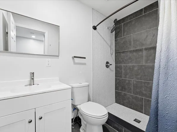 225 Freeman Avenue image 16 of 20