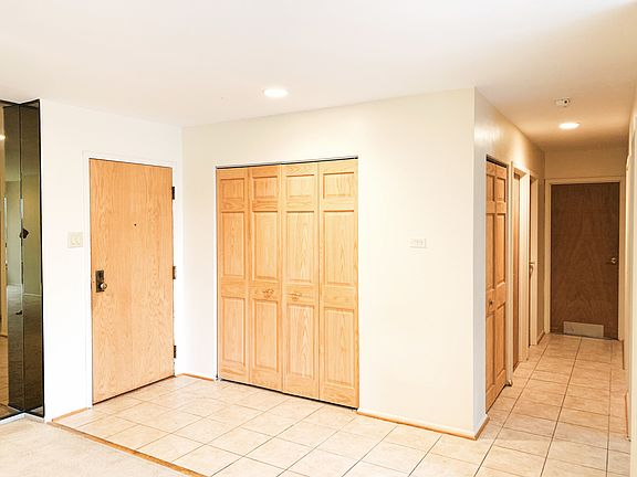 5th image of 3700 Capri Ct APT 301