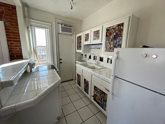 4th image of 1356 N Pearl St APT 312
