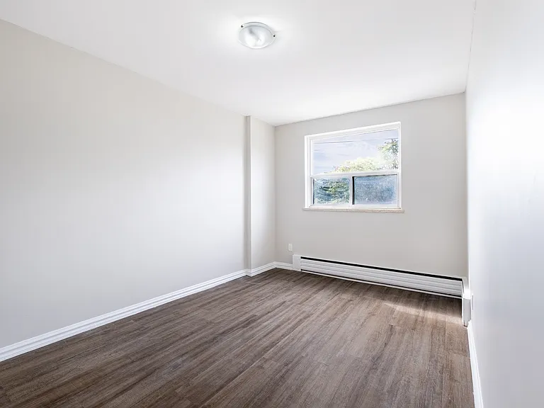 294 McDonnel St — Photo 13