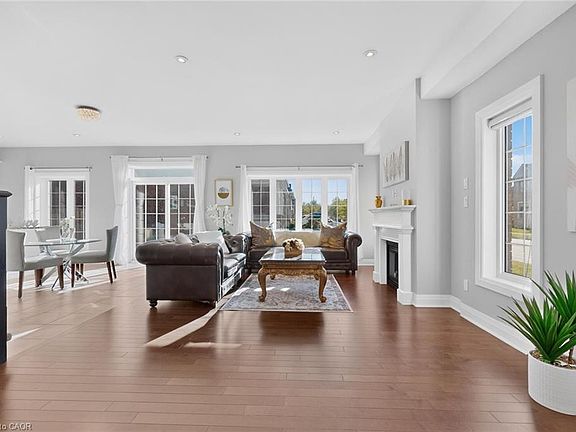 5th image of 745 Wood Lily St