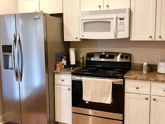 4th image of 1725 Harvey Mitchell Pkwy S APT 1712