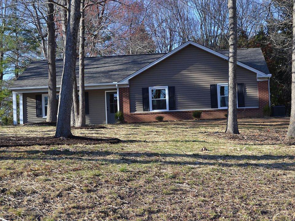 1st image of 109 Oak Ln