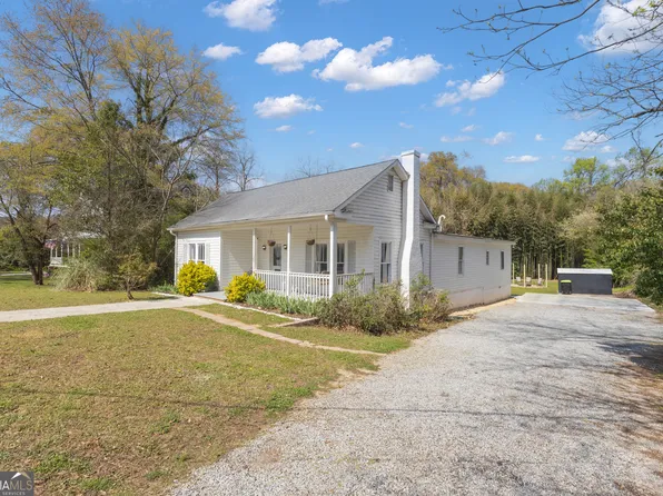 32 Post St, Grantville, GA 30220