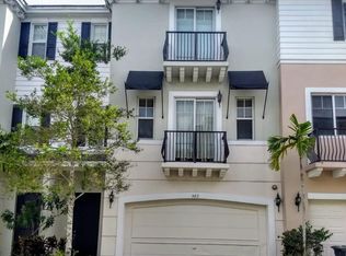 563 NW 35th Pl, Boca Raton, FL 33431