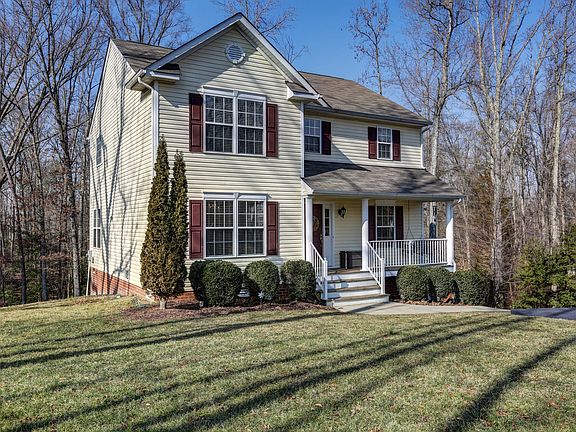 5th image of 379 Oxford Ln