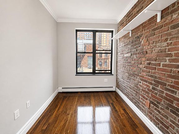 2nd image of 124 Ridge St #R-4