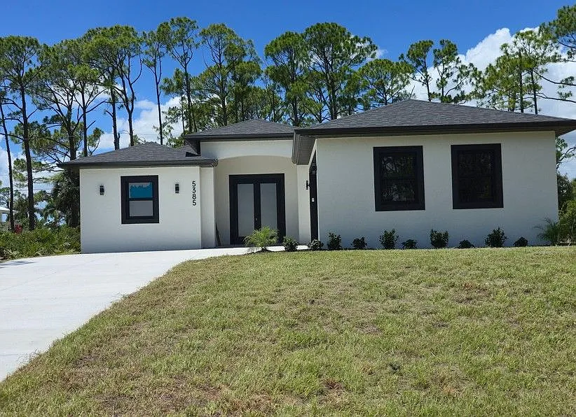 3 bed, 2.0 bath, 1477 sqft, $2,190 — Photo 2