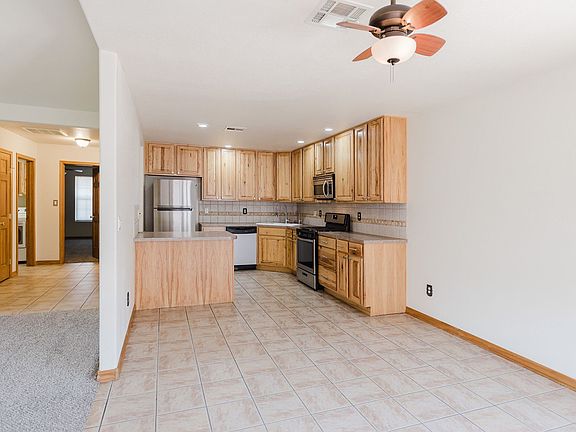 3rd image of 413 Chaco Dr
