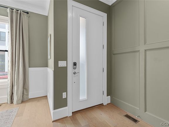 5th image of 445 W 7th St