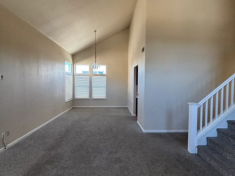 1017 Sun Meadow Dr — Photo 35