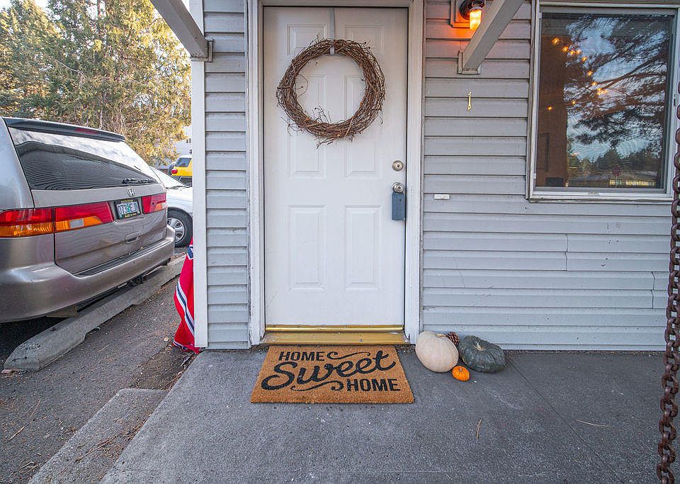 Pine Villa Apartments Bend, OR Zillow