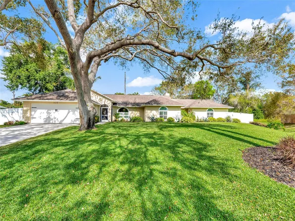 320 38th Square, Vero Beach, FL 32968