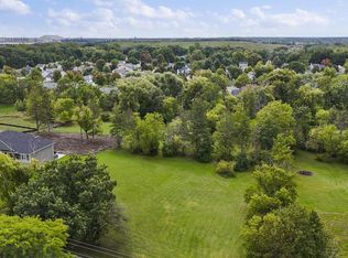 4137 E Oakwood Rd, Oak Creek, WI 53154