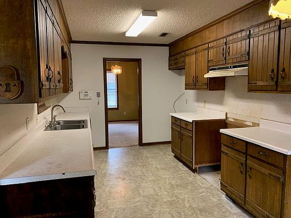 5th image of 2310 Camden Cir