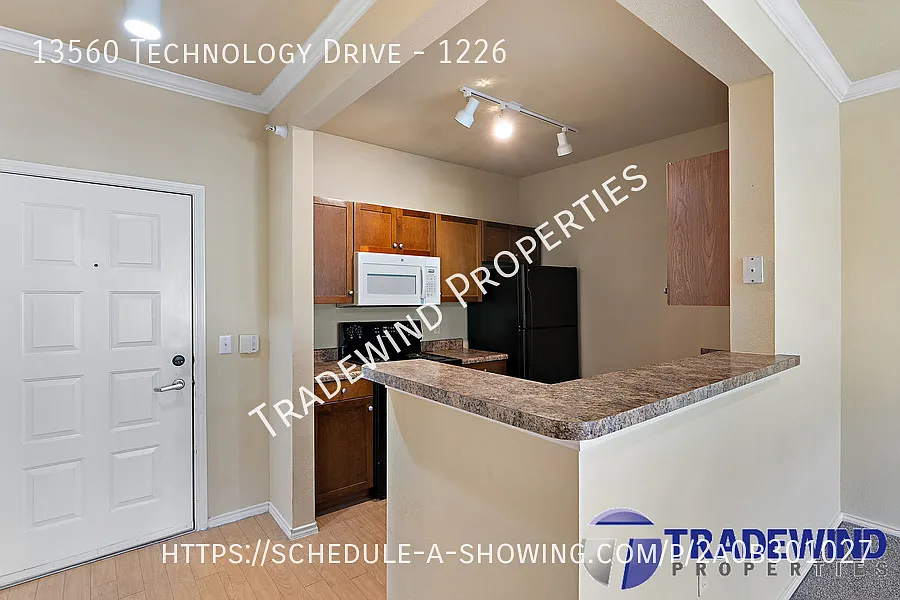 Great 1 Bed 1 Bath Condo — Photo 3