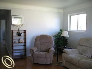 4th image of 41339 Greenbriar Ln