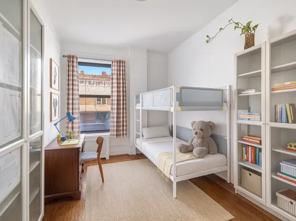 418 Central Park West image 5 of 8