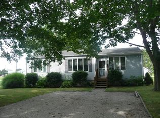 28 Fishermans Ave, Westerly, RI 02891