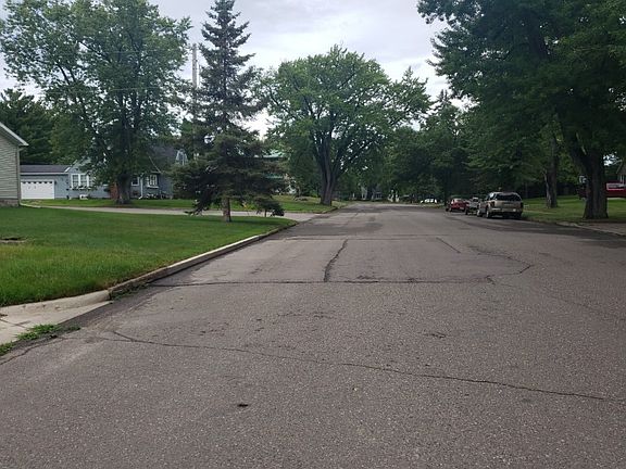 4th image of 107 1st St SE