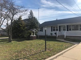 35 Monroe St, Keyport, NJ 07735