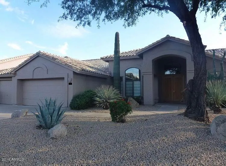 9405 E Quarry Trl — Photo 1