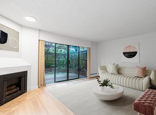 747 17th St #102, West Vancouver, BC V7V 3T4