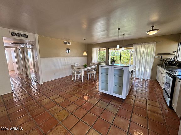 4th image of 1717 E BELL DE MAR Drive