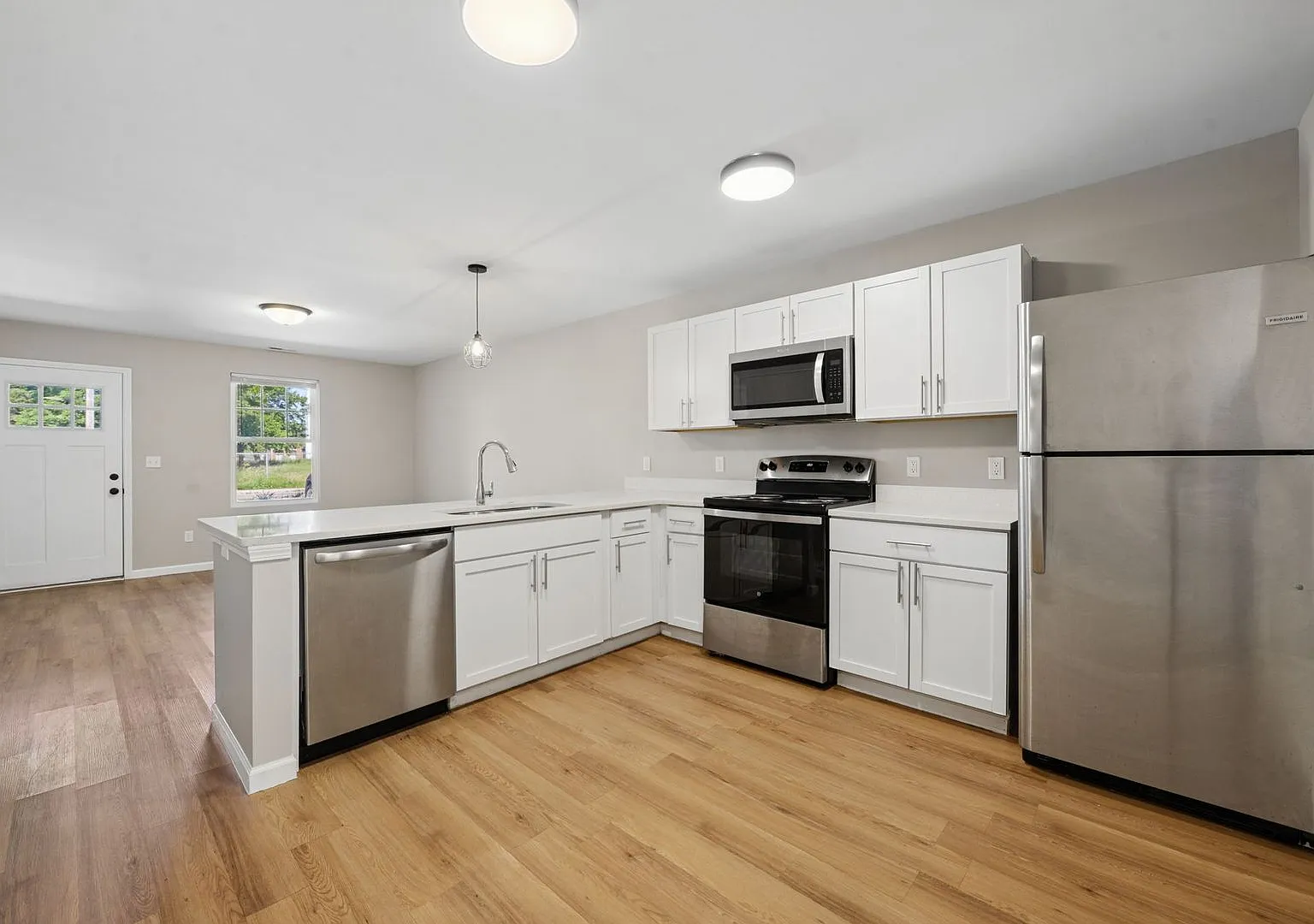 1282 Lockbourne Road - B - Unit B — Photo 1