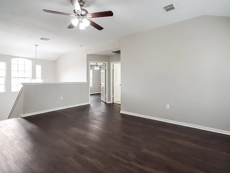 1818 Oak Ridge Dr — Photo 5